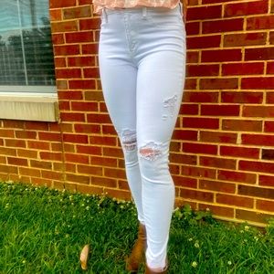 American Eagle White Jeans